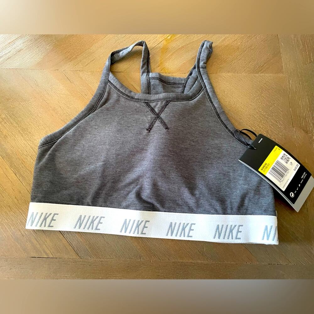 NWT Nike small Swoosh bra classic style dri-fit technology Sports Bra Small